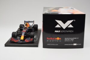 Red Bull RB16B #33 M. Verstappen Dutch GP Winner 2021 Minichamps 1:18 113212533 Metāls — attēls 7 no 7