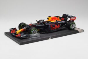 Red Bull RB16B #33 M. Verstappen Emilia Romagna GP Winner 2021 Minichamps 1:18 113210233T Metāls — attēls 2 no 6
