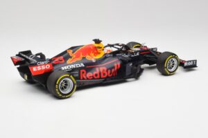 Red Bull RB16B #33 M. Verstappen Emilia Romagna GP Winner Mid Race Tyres 2021 Minichamps 1:18 110210133 Metāls — attēls 2 no 7