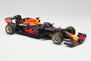 Red Bull RB16B #33 M. Verstappen Emilia Romagna GP Winner Mid Race Tyres 2021 Minichamps 1:18 110210133 Metāls — attēls 4 no 7