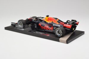 Red Bull RB16B #33 M. Verstappen Styrian & Austrian GP Winner 2021 Minichamps 1:18 113210933 Metāls — attēls 5 no 6