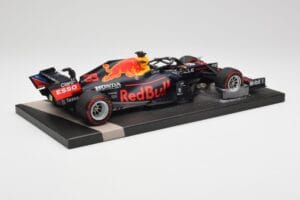 Red Bull RB16B #33 M. Verstappen Abu Dhabi GP 2021 Winner Missing Figurine & Pitboard Minichamps 1:18 113212333 Sveķi — attēls 3 no 7