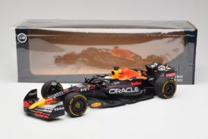 Red Bull RB18 #1 M. Verstappen France GP Winner 2022 Minichamps 1:18 110221201 Metāls — attēls 6 no 7