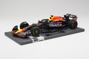 Red Bull RB18 #1 M. Verstappen Japan GP Winner No Figure 2022 Minichamps 1:18 113221801B Metāls — attēls 2 no 7