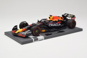 Red Bull RB18 Oracle #1 M. Verstappen Dutch GP 2022 Winner Minichamps 1:18 113221501 Sveķi — attēls 2 no 7