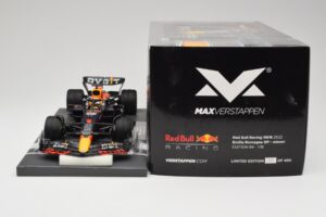 Red Bull RB18 #1 M. Verstappen Emilia Romagna GP 2022 Winner Minichamps 1:18 113220401 Sveķi — attēls 6 no 7