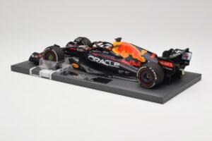 Red Bull RB18 #1 M. Verstappen Miami GP 2022 Winner Minichamps 1:18 113220301 Sveķi — attēls 5 no 7