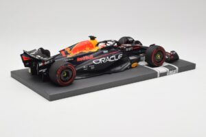 Red Bull RB19 Oracle #1 M. Verstappen Australian GP 2023 Winner Minichamps 1:18 113230301 Sveķi — attēls 3 no 7