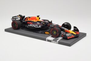 Red Bull RB19 Oracle #1 M. Verstappen Australian GP 2023 Winner Minichamps 1:18 113230301 Sveķi — attēls 4 no 7