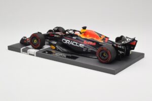 Red Bull RB19 Oracle #1 M. Verstappen Australian GP 2023 Winner Minichamps 1:18 113230301 Sveķi — attēls 5 no 7