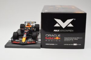 Red Bull RB19 Oracle #1 M. Verstappen Australian GP 2023 Winner Minichamps 1:18 113230301 Sveķi — attēls 6 no 7