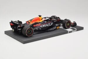 Red Bull RB19 Oracle #1 M. Verstappen Bahrain GP 2023 Winner Minichamps 1:18 113230201 Sveķi — attēls 3 no 7