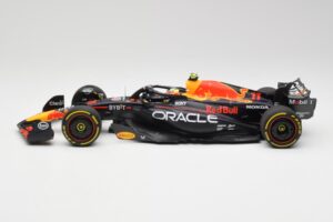 Red Bull RB19 #11 S. Perez Italian GP 2nd 2023 Minichamps 1:18 110231511 Metāls — attēls 3 no 6