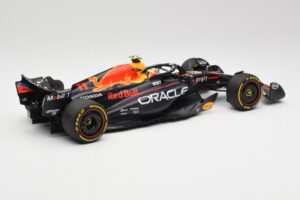 Red Bull RB19 #11 S. Perez Italian GP 2nd 2023 Minichamps 1:18 110231511 Metāls — attēls 5 no 6