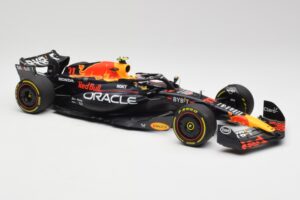 Red Bull RB19 #11 S. Perez Italian GP 2nd 2023 Minichamps 1:18 110231511 Metāls — attēls 6 no 6
