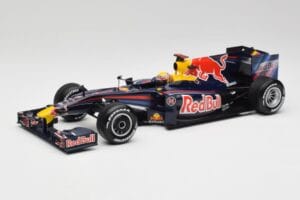 Red Bull RB3 #2 M. Webber F1 2007 Minichamps 1:18 110110272 Metāls