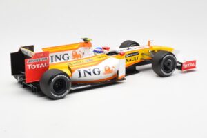 Renault F1 Team R29 #10 R. Grosjean F1 2009 Minichamps 1:18 150090108 Metāls — attēls 2 no 6