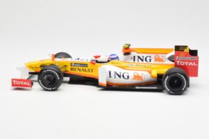 Renault F1 Team R29 #10 R. Grosjean F1 2009 Minichamps 1:18 150090108 Metāls — attēls 3 no 6