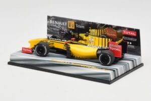 Renault R30 #11 R. Kubica Race Car 2010 Minichamps 1:43 403100081 Metāls — attēls 3 no 6