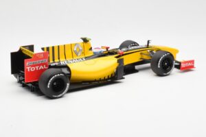 Renault F1 Team R30 #11 V. Petrov Showcar F1 2010 Minichamps 1:18 150100082 Metāls — attēls 2 no 6