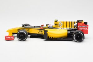 Renault F1 Team R30 #11 V. Petrov Showcar F1 2010 Minichamps 1:18 150100082 Metāls — attēls 3 no 6