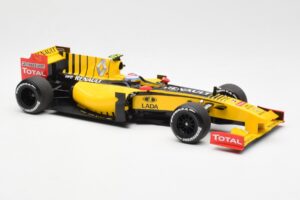 Renault F1 Team R30 #11 V. Petrov Showcar F1 2010 Minichamps 1:18 150100082 Metāls — attēls 4 no 6