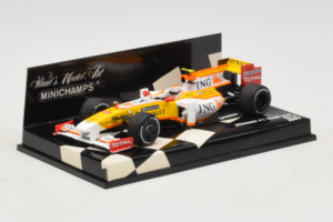 Renault R29 #8 N. Piquet Jr. F1 2009 Minichamps 1:43 400090008 Metāls — attēls 2 no 5