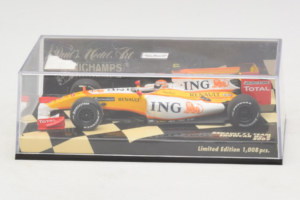 Renault R29 #8 N. Piquet Jr. Showcar F1 2009 Minichamps 1:43 400090078 Metāls — attēls 4 no 5