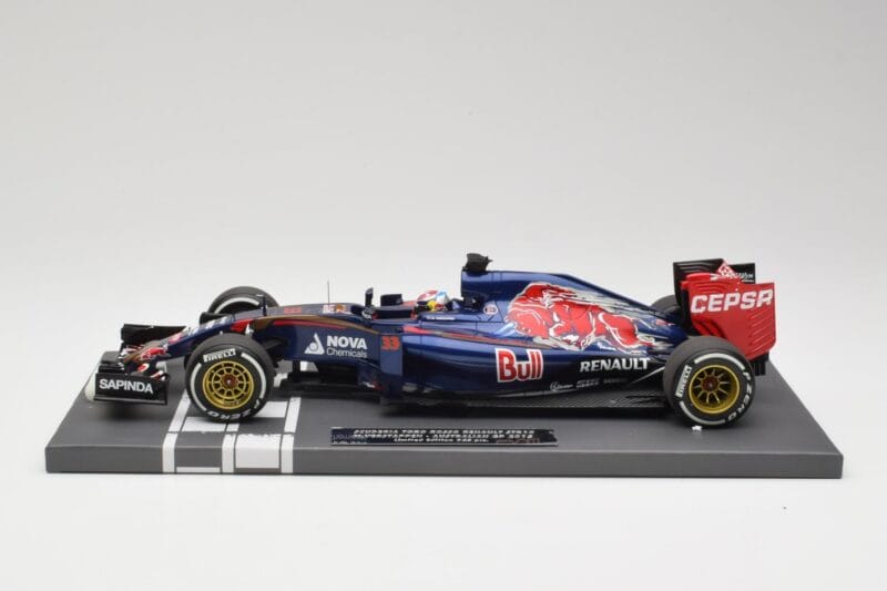Scuderia Toro Rosso STR10 Renault #33 M. Verstappen Australian GP 2015 Minichamps 1:18 117150033 Sveķi