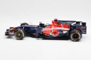 Scuderia Toro Rosso STR3 #11 S. Bourdais F1 2008 Minichamps 1:18 150080014 Metāls — attēls 3 no 6