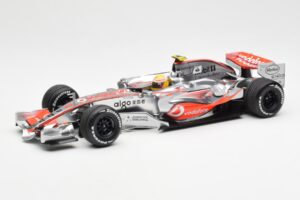 McLaren MP4-22 Mercedes #2 L. Hamilton 2007 Dealer Edition Minichamps 1:18 530071802 Metāls