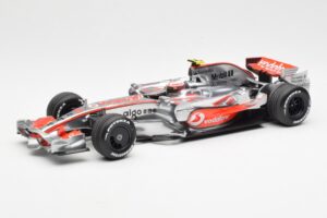McLaren MP4-23 Mercedes #23 H. Kovalainen 2008 Minichamps 1:18 530081823 Metāls