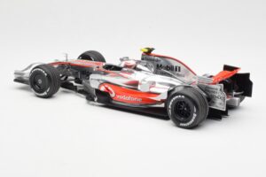 McLaren MP4-23 Mercedes #23 H. Kovalainen 2008 Minichamps 1:18 530081823 Metāls — attēls 5 no 6