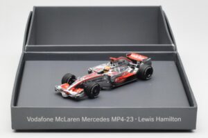 McLaren MP4-23 Mercedes #22 L. Hamilton F1 World Champion 2008 Minichamps 1:43 B66962422 Metāls — attēls 4 no 4