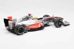 McLaren MP4-24 #1 L. Hamilton 2009 Dealer Edition Minichamps 1:18 503091801 Metāls — attēls 2 no 6