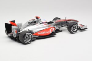 McLaren MP4-25 Vodafone #1 J. Button F1 2010 Minichamps 1:18 530101871-R1 Metāls — attēls 2 no 7