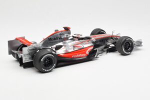 McLaren MP4-22 Mercedes #1 F. Alonso Presentation Valencia 2007 Minichamps 1:18 538071871 Metāls — attēls 2 no 6