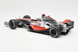 McLaren MP4-22 Mercedes #1 F. Alonso Presentation Valencia 2007 Minichamps 1:18 538071871 Metāls — attēls 5 no 6