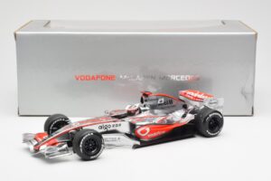McLaren MP4-22 Mercedes #1 F. Alonso Presentation Valencia 2007 Minichamps 1:18 538071871 Metāls — attēls 6 no 6