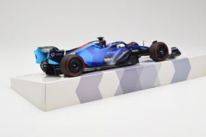 Williams FW44 Mercedes #23 A. Albon Bahrain GP 2022 Case Edition Minichamps 1:18 147220123 Sveķi — attēls 3 no 7