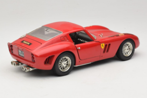 Ferrari 250 GTO Sarkans Bburago 1:18 B003 Metāls — attēls 3 no 8