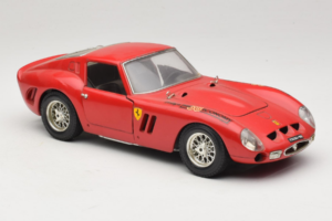 Ferrari 250 GTO Sarkans Bburago 1:18 B003 Metāls — attēls 6 no 8