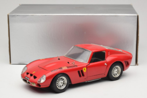 Ferrari 250 GTO Sarkans Bburago 1:18 B003 Metāls — attēls 8 no 8