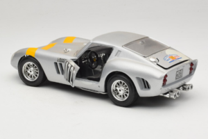 Ferrari 250 GTO #172 Tour de France 1964 Bburago 1:18 7011 Metāls — attēls 5 no 8