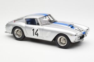 Ferrari 250 GT SWB #14 P. Noblet / J. Guichet Team Noblet 3rd Place 24 Hours of Le Mans 1961 CMC 1:18 M-079 Metāls — attēls 4 no 6