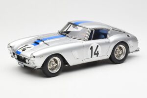 Ferrari 250 GT SWB #14 P. Noblet / J. Guichet Team Noblet 3rd Place 24 Hours of Le Mans 1961 CMC 1:18 M-079 Metāls