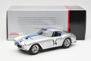 Ferrari 250 GT SWB #14 P. Noblet / J. Guichet Team Noblet 3rd Place 24 Hours of Le Mans 1961 CMC 1:18 M-079 Metāls — attēls 6 no 6