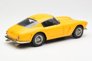 Ferrari 250 GT SWB Dzeltens CMC 1:18 M-054 Metāls — attēls 2 no 6