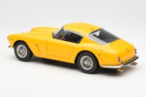 Ferrari 250 GT SWB Dzeltens CMC 1:18 M-054 Metāls — attēls 5 no 6