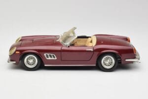 Ferrari 250 GT California Sarkans Hot Wheels 1:18 3401158 Metāls — attēls 4 no 8